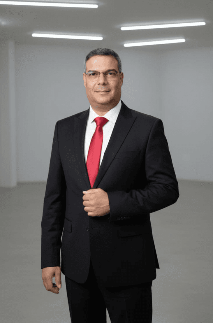 أستاذ / سامي لمعي